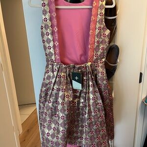 Tuckernuck champagne dreams- Essie dress